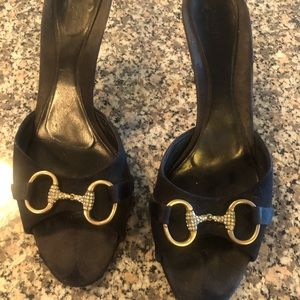 Gucci kitten heels with diamonde horsebit
